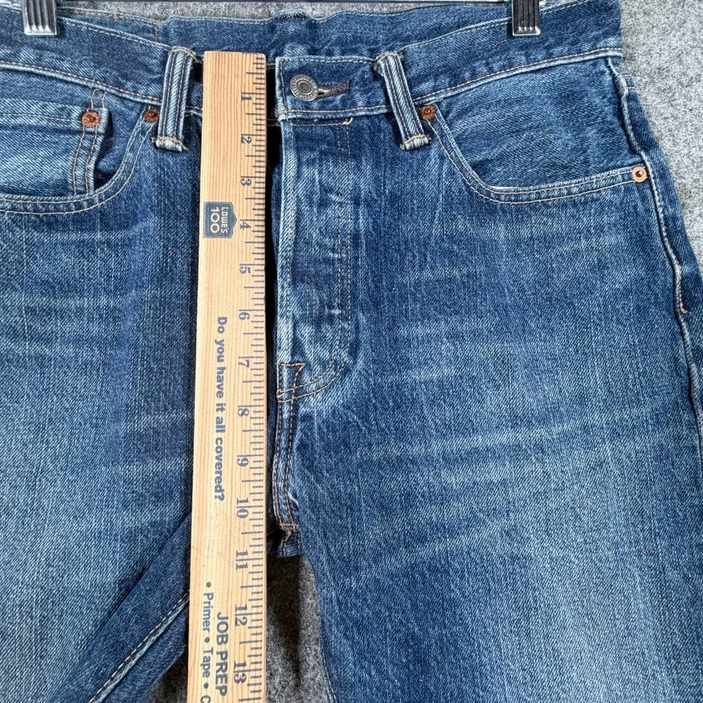 Levi's 501 Original Fit Jeans Mens 32x32 Blue Medium Wash Straight Button Fly